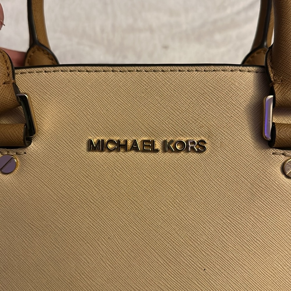 Michael Kors crossbody. - Picture 6 of 11